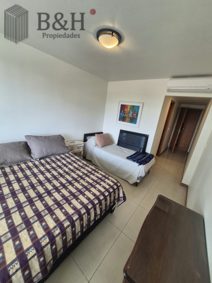 Apartamento ID.8230 - Apartamento en venta de 2 dormitorios en Punta del Este