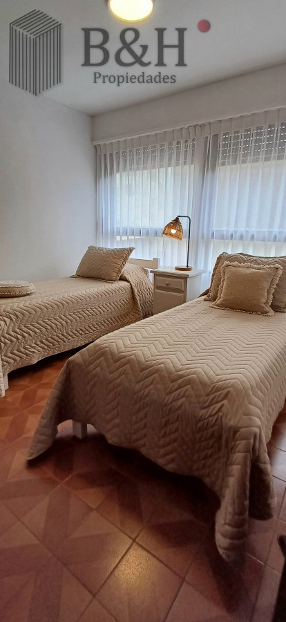 Apartamento ID.6862 - En venta apartamento de 2 mas dep. en Península, Punta del Este