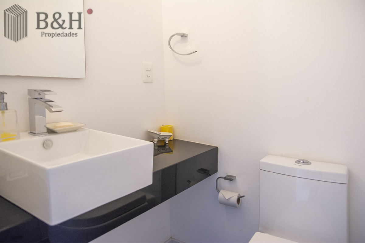Apartamento ID.480 - Vende apartamento. Edificio Bonaire. 3 dormitorios con servicios. Brava, Peninsula, Punta del Este