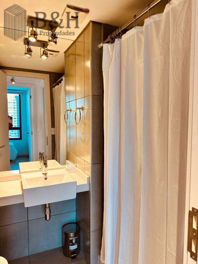 Apartamento ID.7981 - En venta apartamento de  2 dormitorios con hermosa vista parcial al mar en Brava, Punta del Este