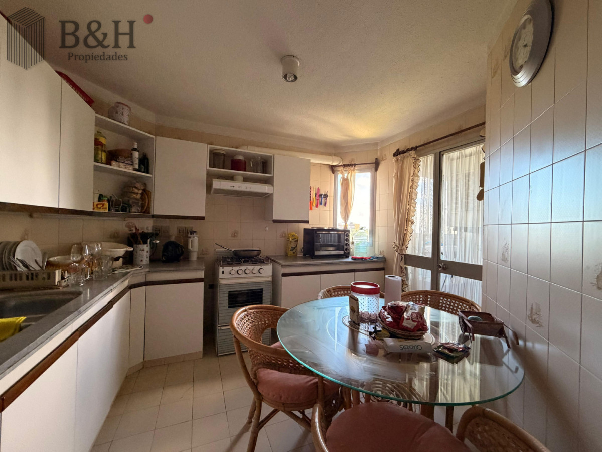 Apartamento ID.6348 - Vende hermoso depto de 3 dormitorios con vista, Punta del Este