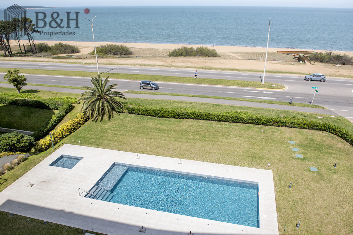 Apartamento ID.6057 - Vende departamento de 2 dormitorios en Playa Mansa, Punta del Este 