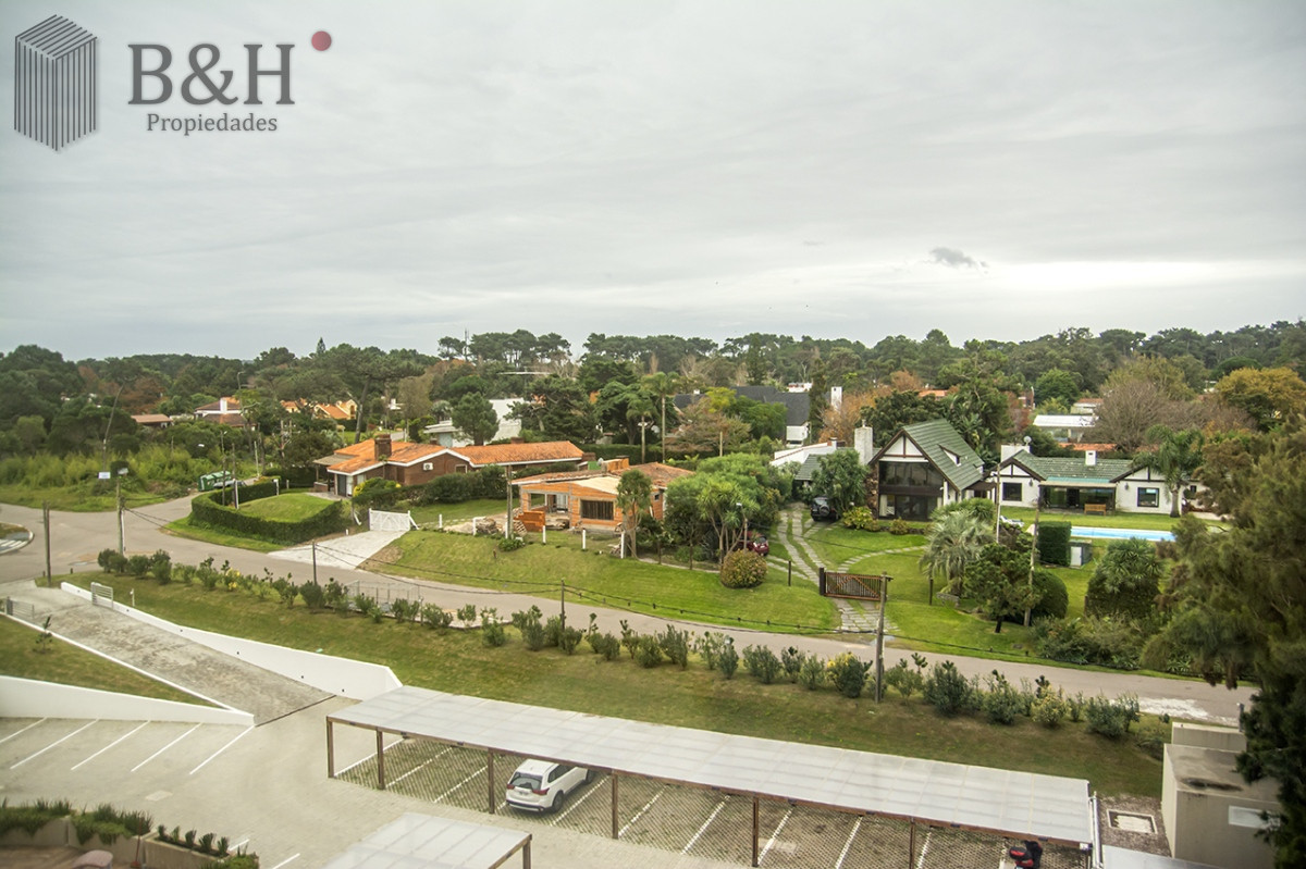Apartamento ID.3512 - Apartamento de 2 dormitorios en Playa Mansa , Punta del este 