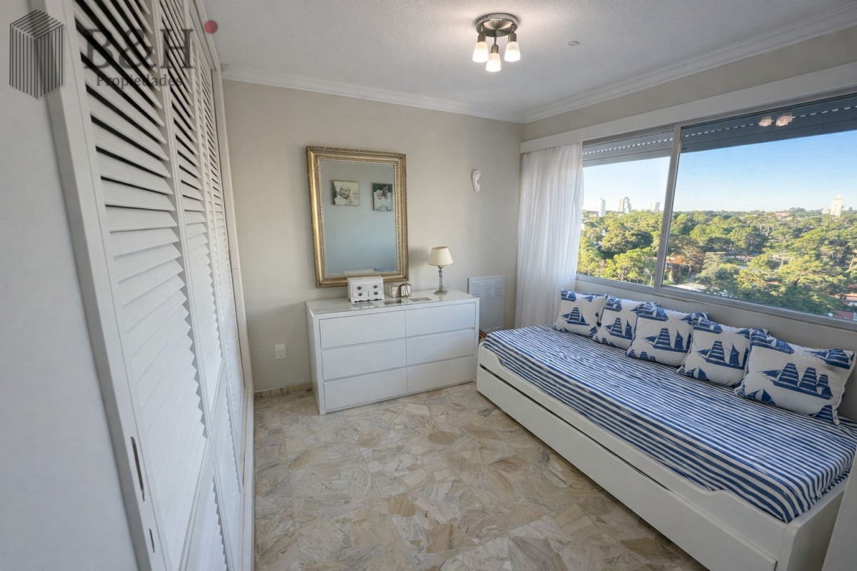 Apartamento ID.7104 - VENTA APARTAMENTO 2 DORMITORIOS 2 BAÑOS PRIMERA LÍNEA PLAYA MANSA