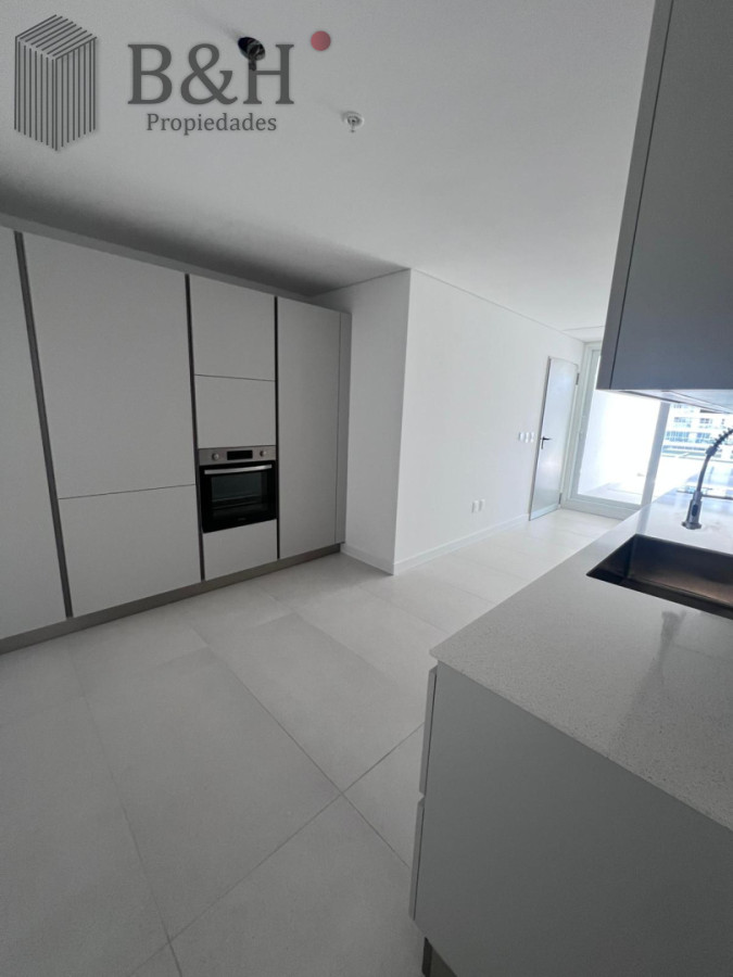 Apartamento ID.6350 - Vistas panoramicas de Playa Brava, Departamento de 3 dormitorios en venta. Torre Le Parc