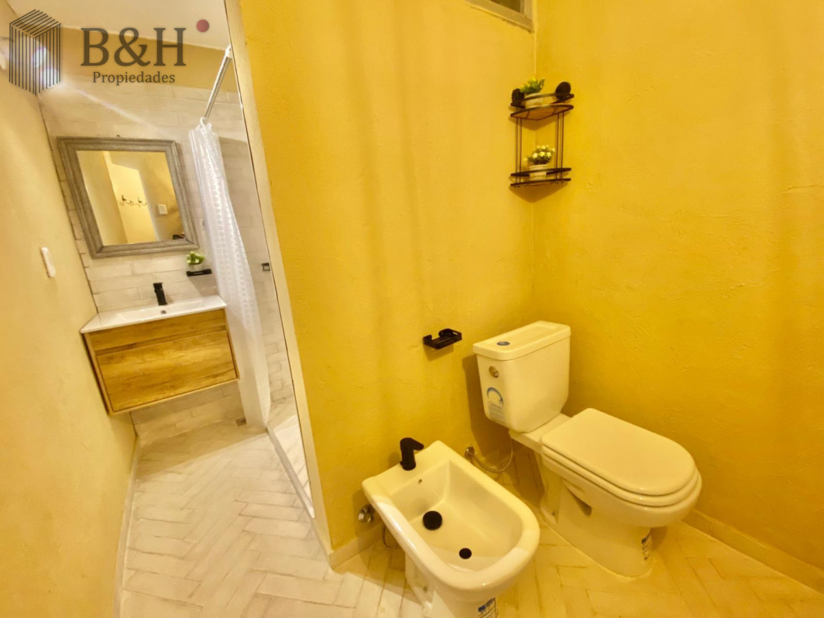 Apartamento ID.6524 - Apartamento de 2 dormitorio y medio en Primera lineal de Playa brava , Punta del este 