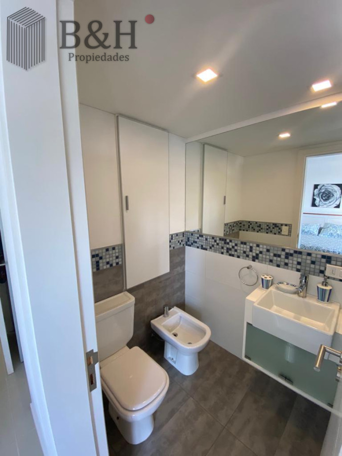 Apartamento ID.7576 - Departamento de 2 dormitorios y medio en venta en Punta del Este