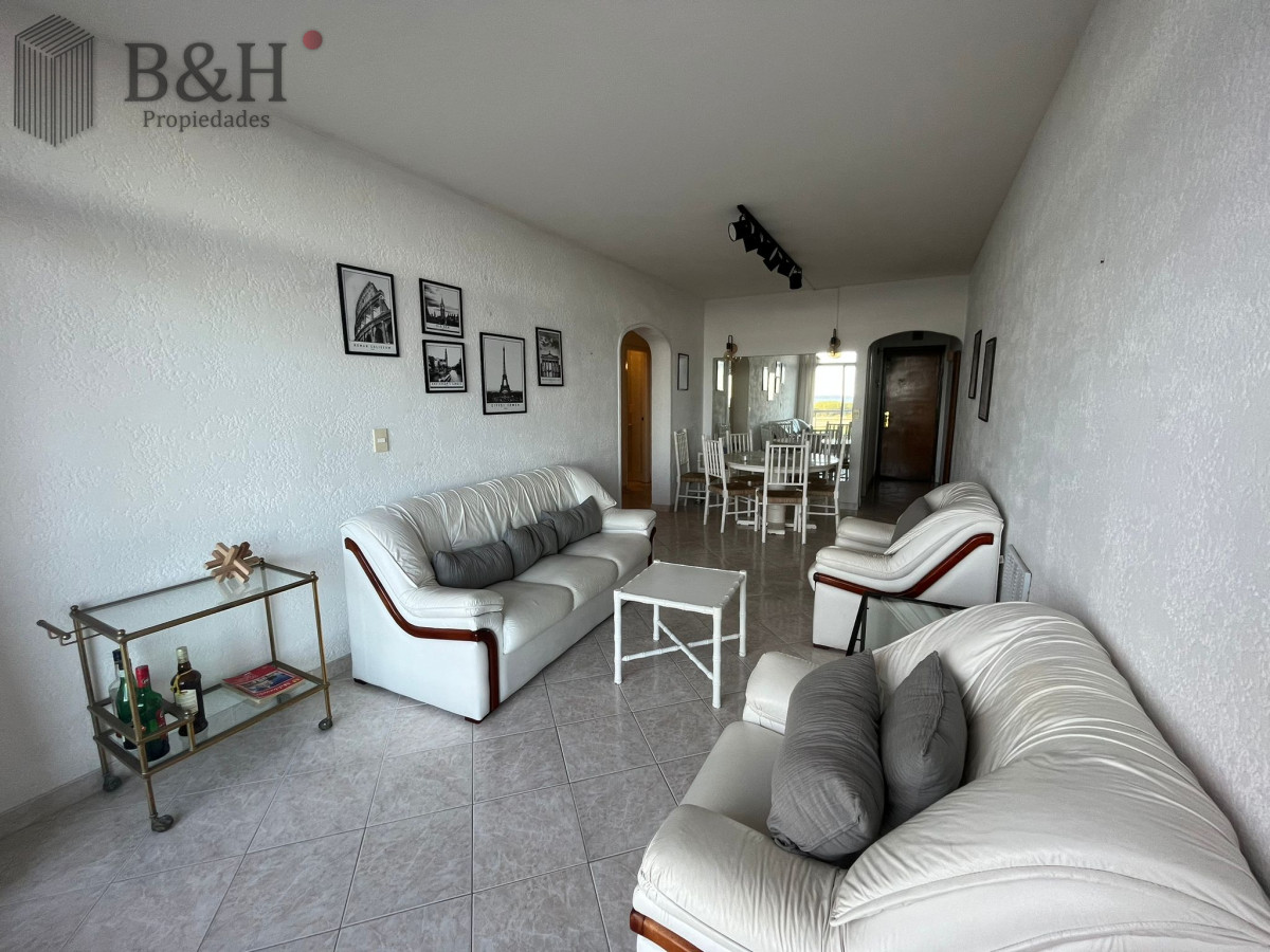 Apartamento ID.6524 - Apartamento de 2 dormitorio y medio en Primera lineal de Playa brava , Punta del este 