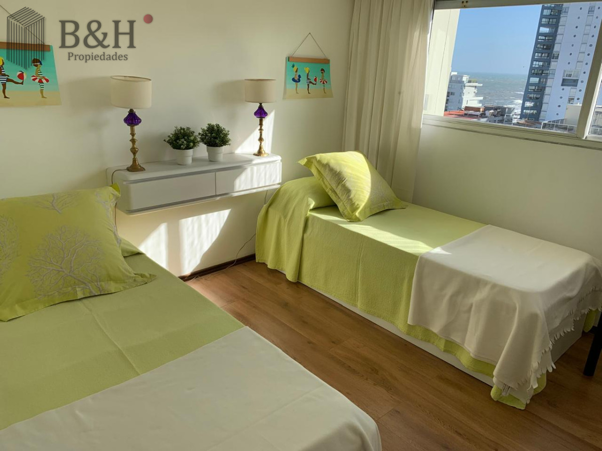 Apartamento ID.5540 - Apartamento de 3 dormitorios en Peninsula, Punta del Este con vista al mar