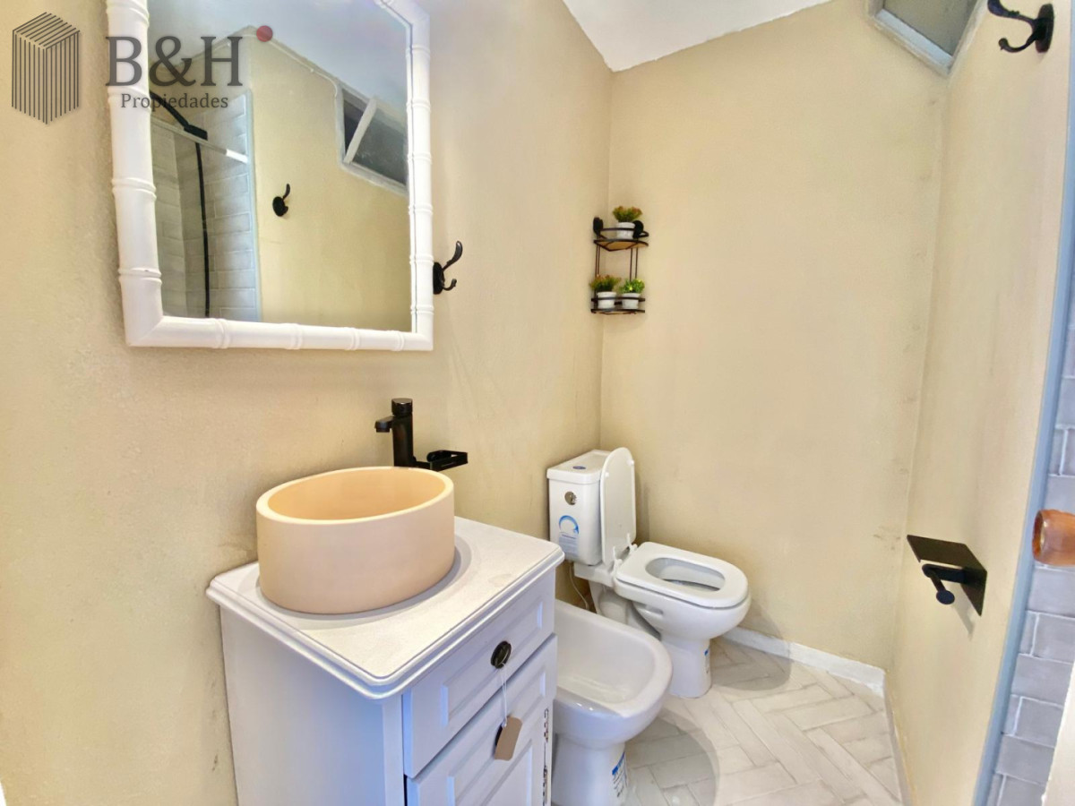 Apartamento ID.6524 - Apartamento de 2 dormitorio y medio en Primera lineal de Playa brava , Punta del este 