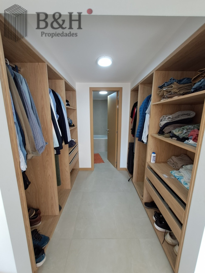 Apartamento ID.5610 - Departamento de 2 dormitorios en venta, Playa Brava, Punta del Este. Silente