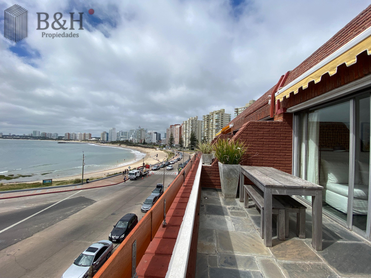Apartamento ID.7267 - Vende apartamento con vista al mar de 3 dormitorios, Punta del Este