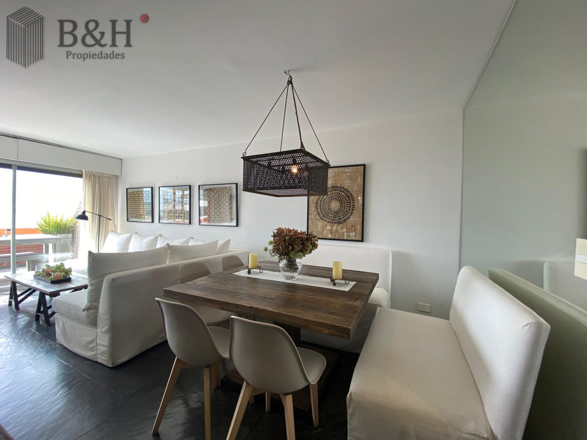 Apartamento ID.7267 - Vende apartamento con vista al mar de 3 dormitorios, Punta del Este