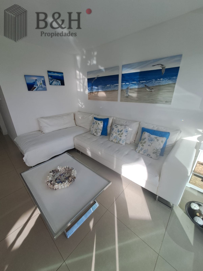 Apartamento ID.6527 - Apartamento en Playa Mansa a la venta 3 Dormitorios con vista