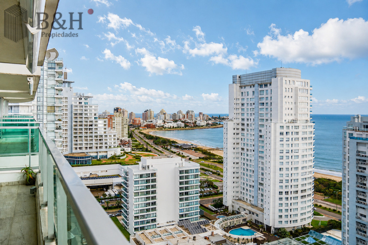 Apartamento ID.7369 - Departamento de 3 dormitorios en venta a pasos del mar. MANSA PUNTA DEL ESTE