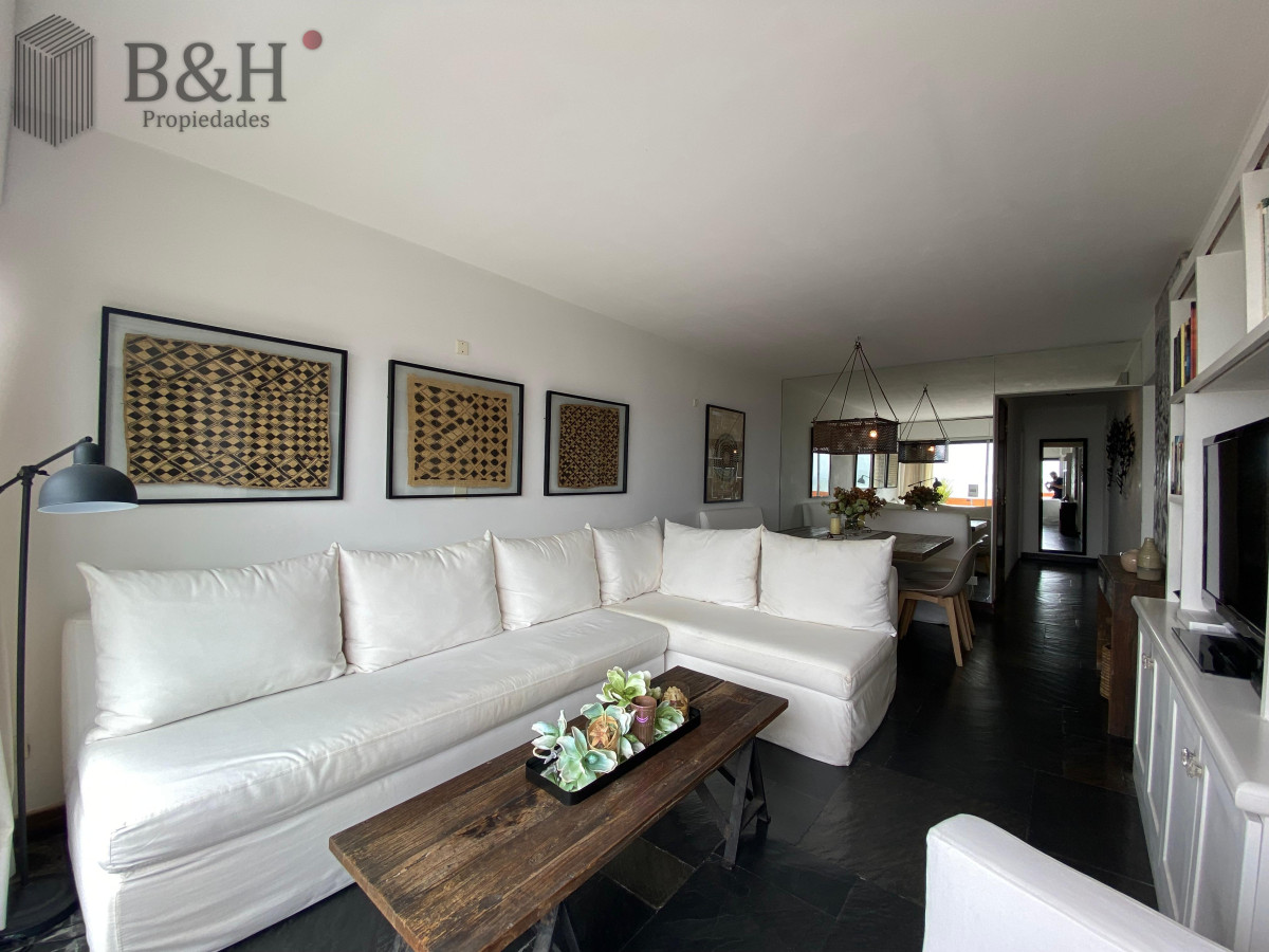 Apartamento ID.7267 - Vende apartamento con vista al mar de 3 dormitorios, Punta del Este