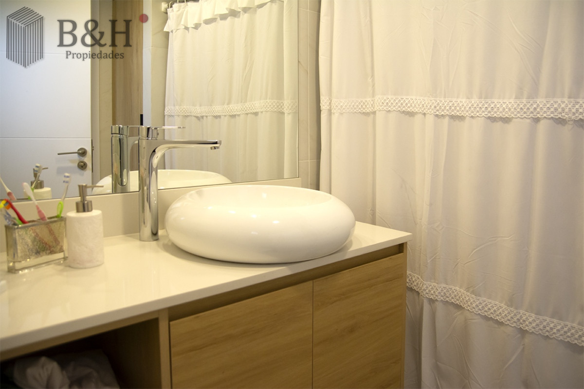 Apartamento ID.3512 - Apartamento de 2 dormitorios en Playa Mansa , Punta del este 