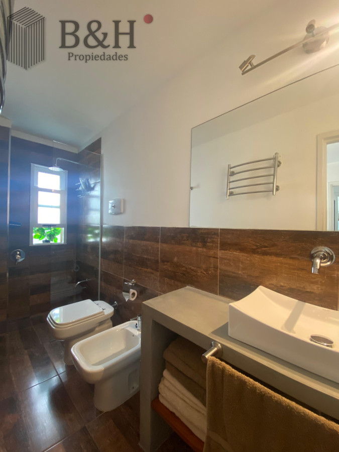 Apartamento ID.7267 - Vende apartamento con vista al mar de 3 dormitorios, Punta del Este