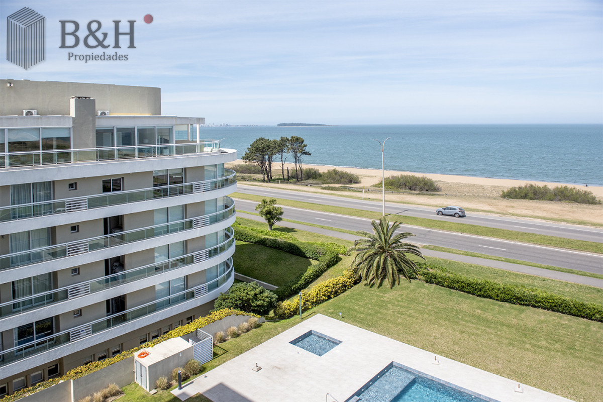 Apartamento ID.6057 - Vende departamento de 2 dormitorios en Playa Mansa, Punta del Este 