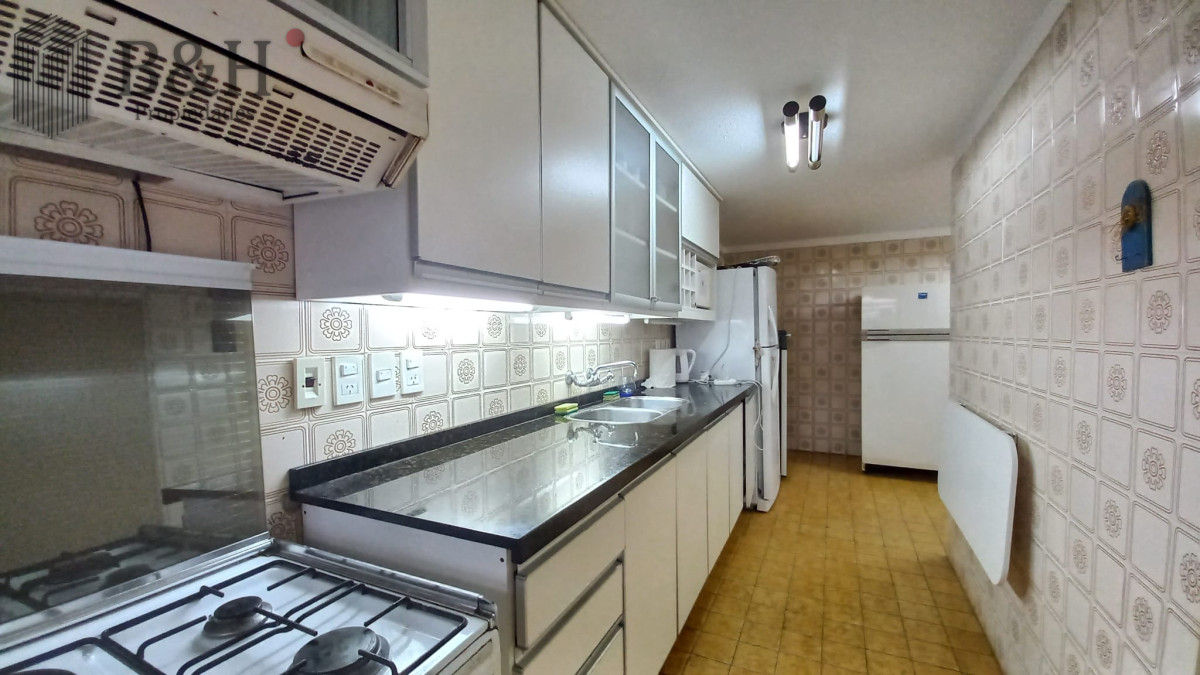 Apartamento ID.5101 - Departamento de 3 dormitorios + dependencia en venta, Playa Mansa. Torre Jefferson,.