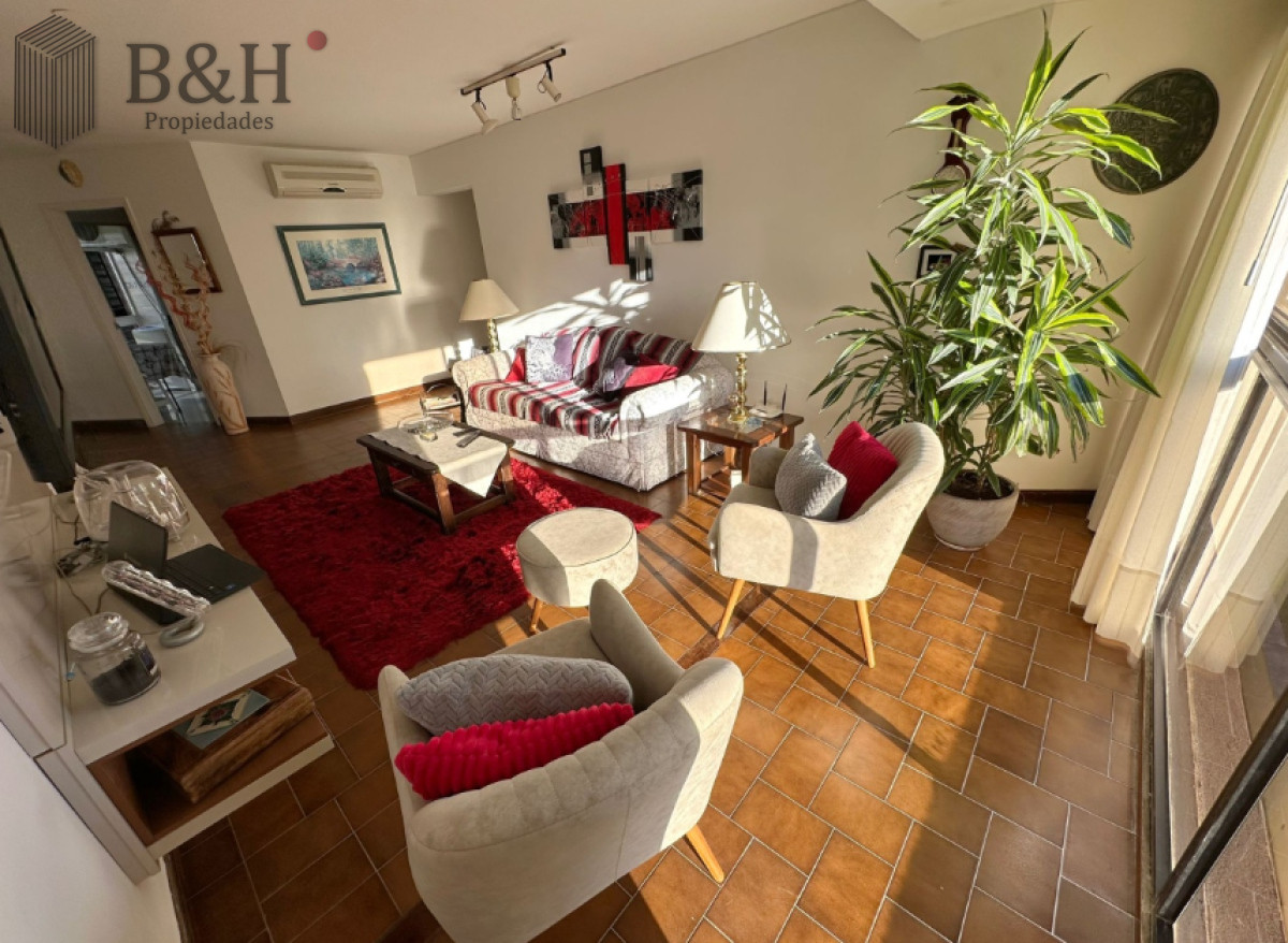 Apartamento ID.6686 - Vende Apartamento frente al mar en Brava, Punta del Este de 2 dormitorios.
