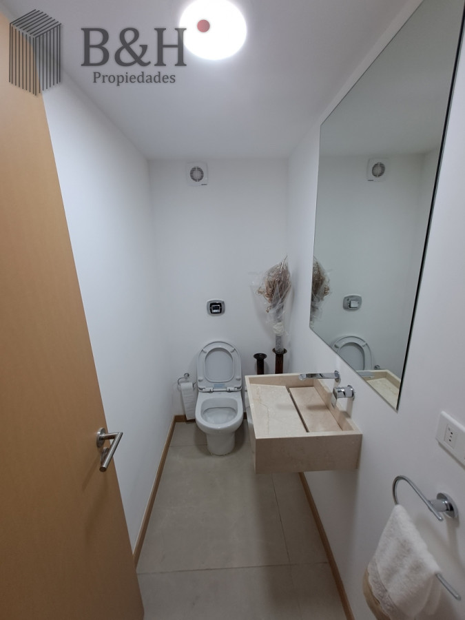 Apartamento ID.5610 - Departamento de 2 dormitorios en venta, Playa Brava, Punta del Este. Silente