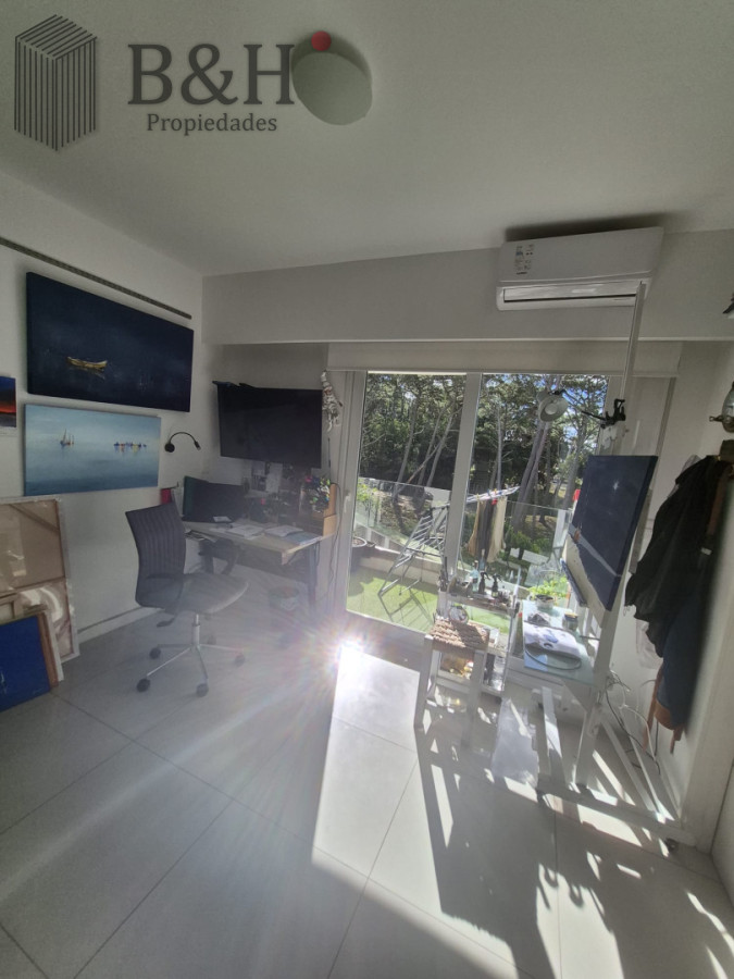 Apartamento ID.6910 - Apartamento en venta primera linea Playa Mansa Punta del Este 2 dormitorios