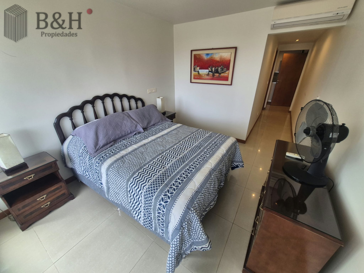 Apartamento ID.8230 - Apartamento en venta de 2 dormitorios en Punta del Este