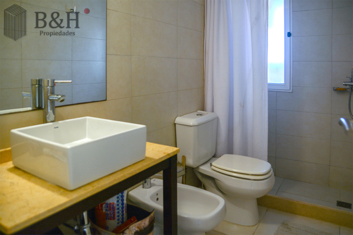 Apartamento ID.6175 - Departamento de 3 dormitorios con terraza  con parrillero en venta, Peninsula, Punta del Este