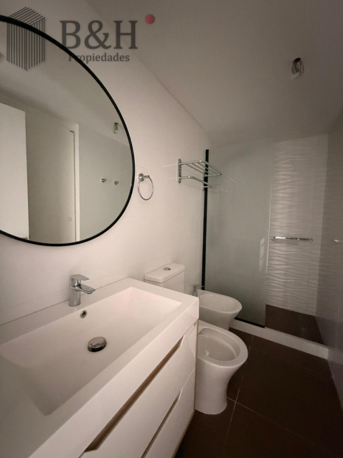 Apartamento ID.7574 - En venta apartamento de 2 dormitorios,  con agradable vista en Mansa, Punta del Este