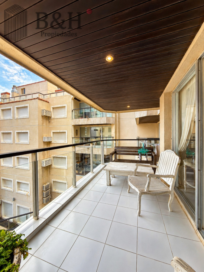 Apartamento ID.3820 - Apartamento de 3 dormitorios en Peninsula, Punta del Este