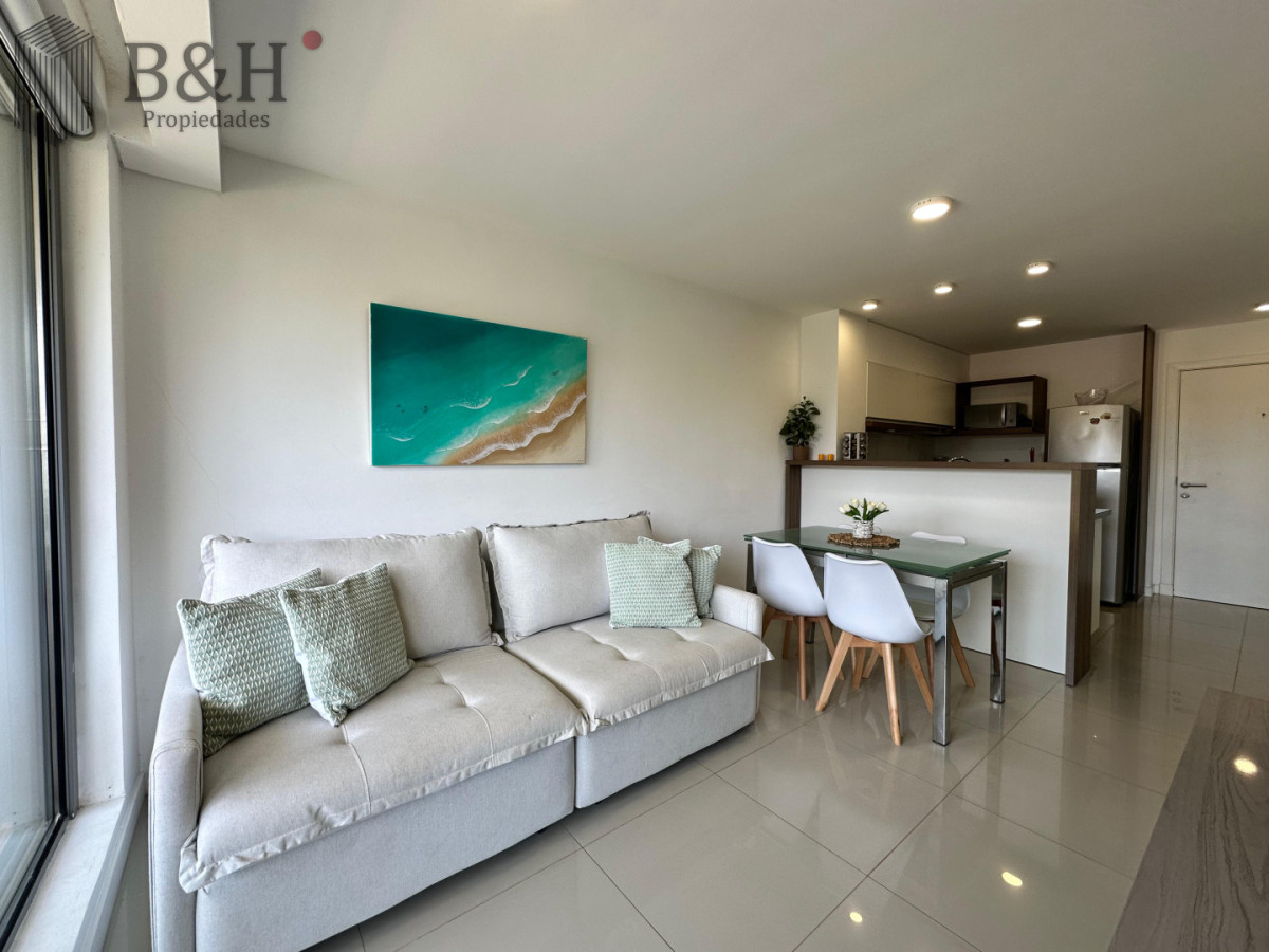 Apartamento ID.6082 - Vende apartamento de 1 dormitorio y medio en Peninsula, Punta del Este