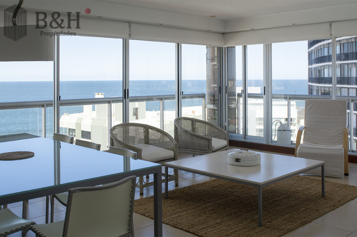 Apartamento ID.7722 - Apartamento de 2 dormitorios con vista al mar en venta en Peninsula.