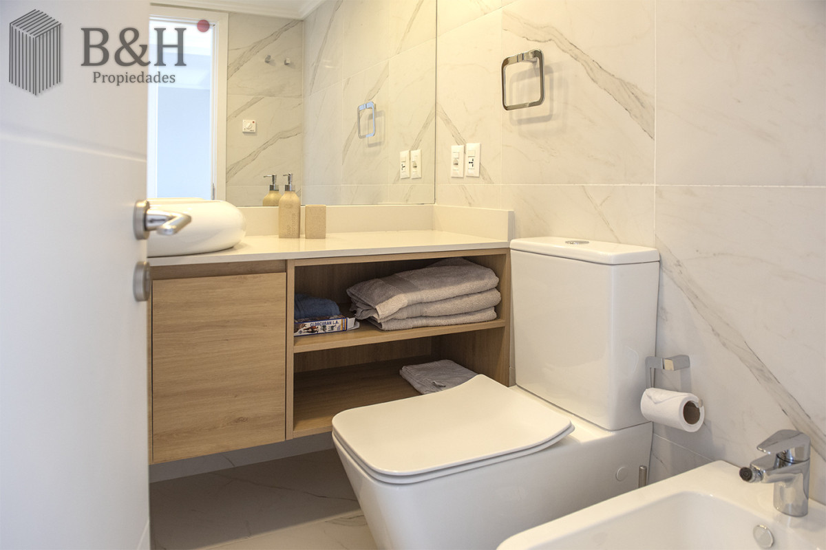 Apartamento ID.6057 - Vende departamento de 2 dormitorios en Playa Mansa, Punta del Este 