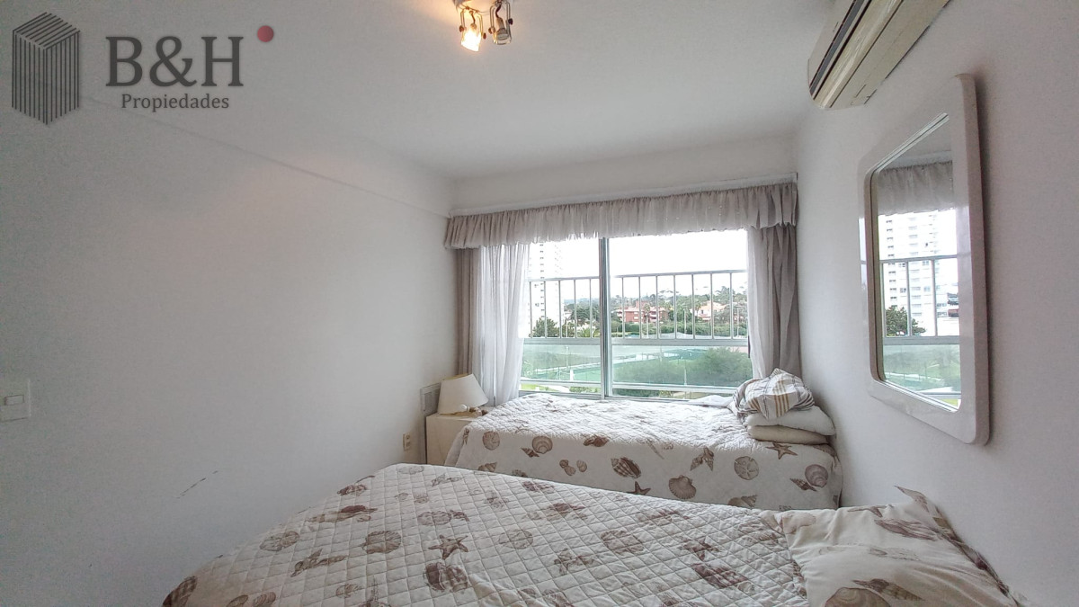 Apartamento ID.5101 - Departamento de 3 dormitorios + dependencia en venta, Playa Mansa. Torre Jefferson,.