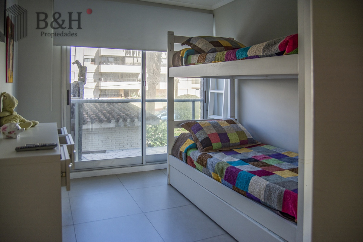 Apartamento ID.3801 - Departamento de 3 dormitorios con parrillero en venta, edificio nuevo en la Peninsula.