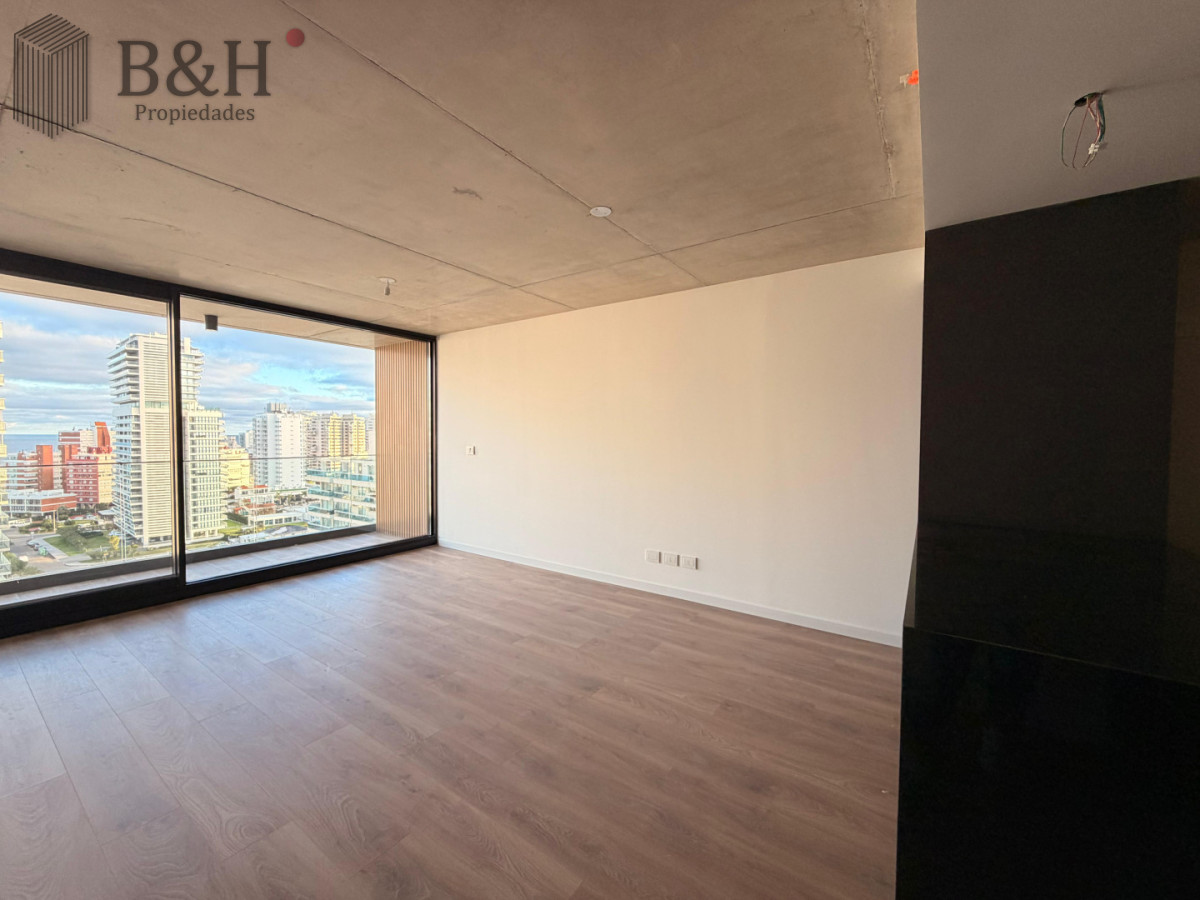 Apartamento ID.7574 - En venta apartamento de 2 dormitorios,  con agradable vista en Mansa, Punta del Este