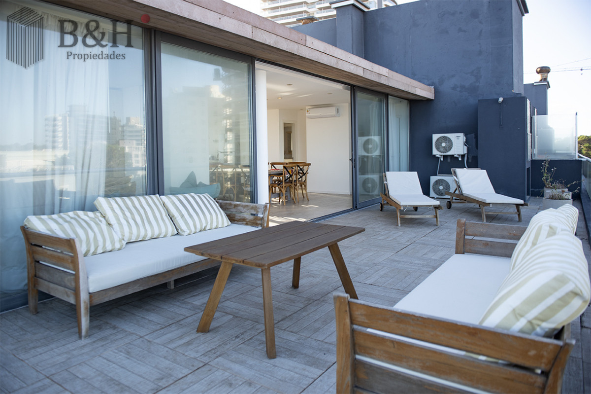 Apartamento ID.4280 - Apartamento Penthouse, frente al mar, playa brava, 3 dormitorios con hermosa vista