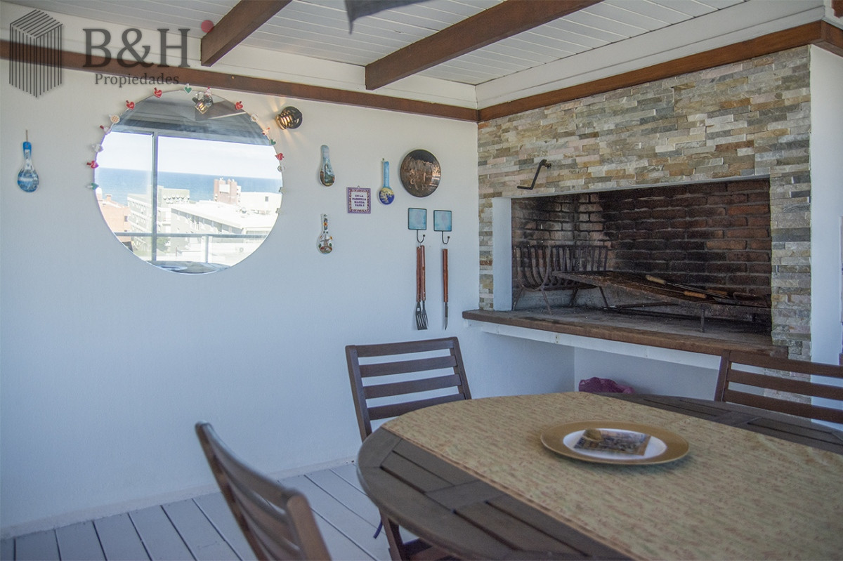 Apartamento ID.3147 - PORTO MARE , PUERTO , Penthouse duplex de 3 dormitorios en venta. Departamento con parrillero. 