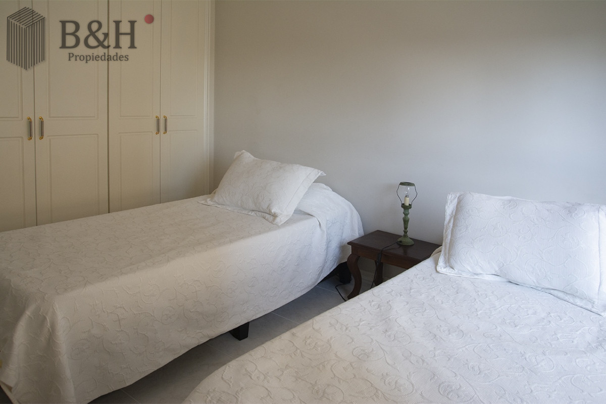 Apartamento ID.6079 - Departamento de 3 dormitorios en venta frente a Playa Mansa, Coral Tower
