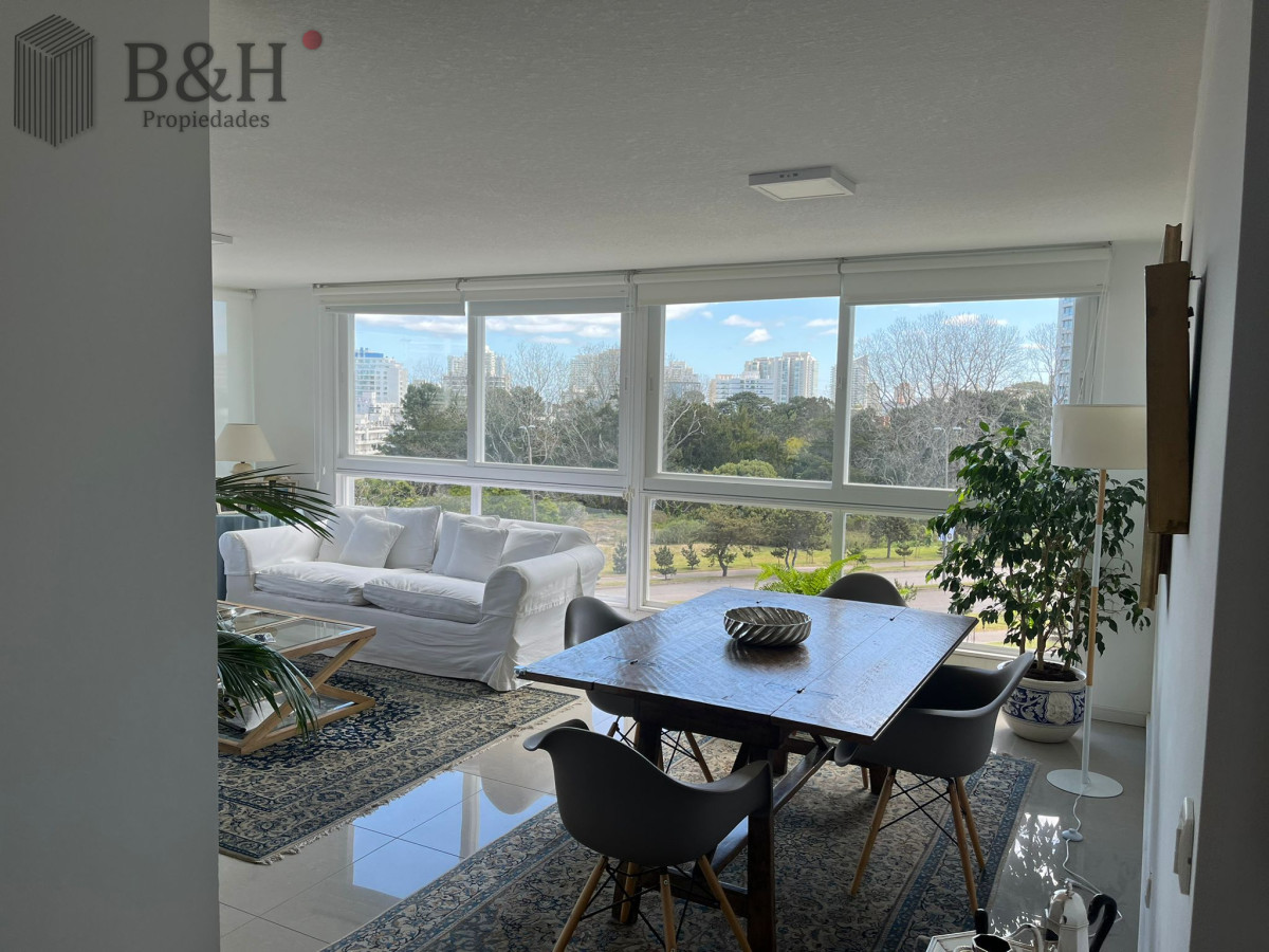 Apartamento ID.3311 - Apartamento en venta de 2 dormitorios en Punta Del Este