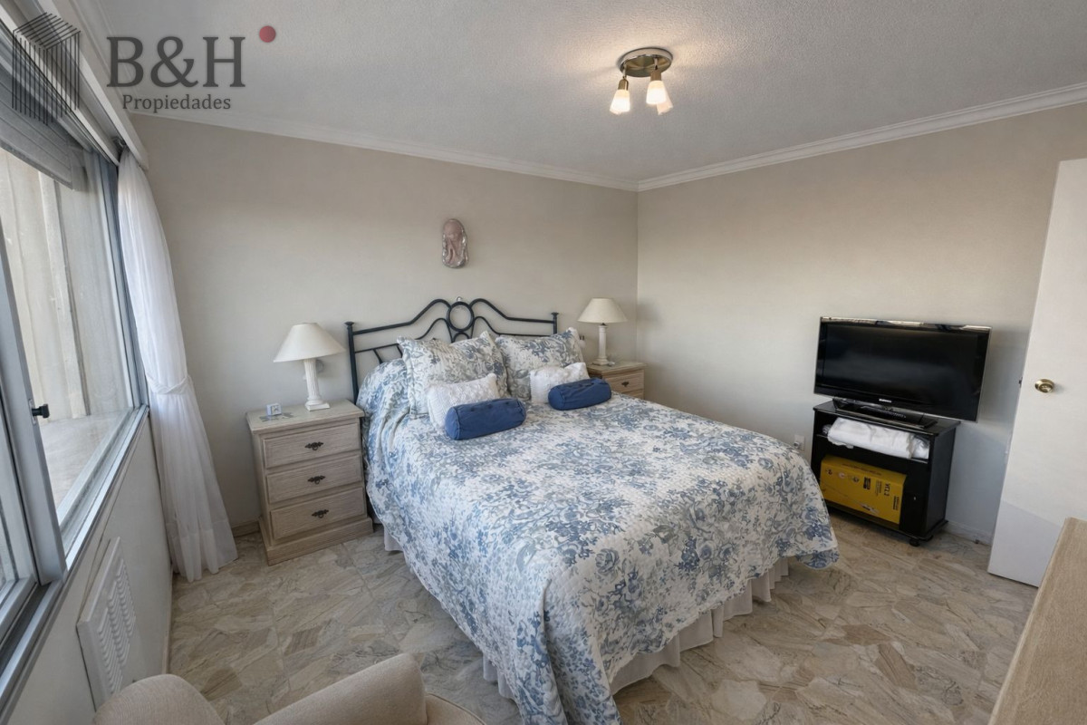 Apartamento ID.7104 - VENTA APARTAMENTO 2 DORMITORIOS 2 BAÑOS PRIMERA LÍNEA PLAYA MANSA