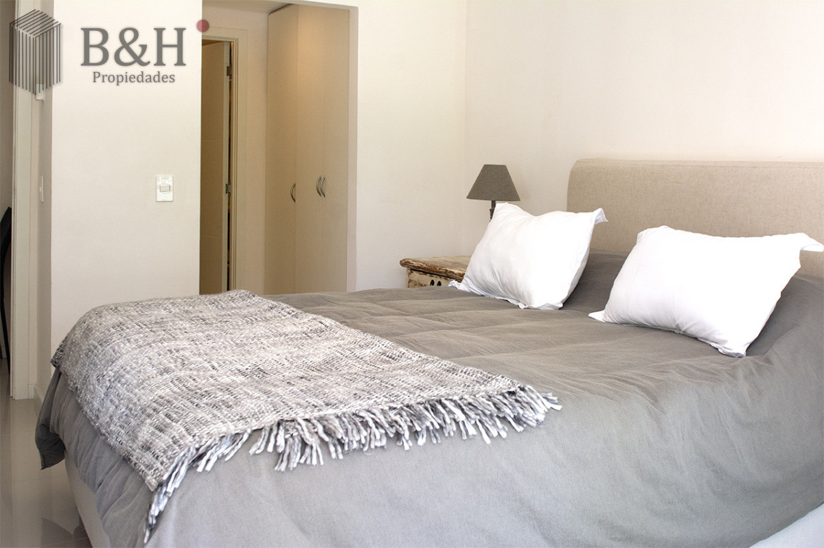 Apartamento ID.6845 - Apartamento en Venta de 2 dormitorios en Punta del Este Sobre Roosevelt