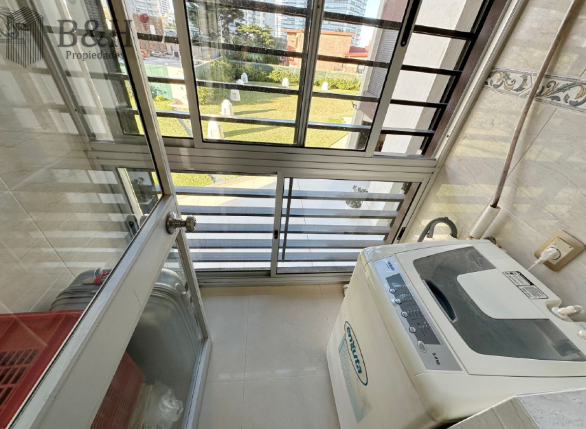 Apartamento ID.6686 - Vende Apartamento frente al mar en Brava, Punta del Este de 2 dormitorios.