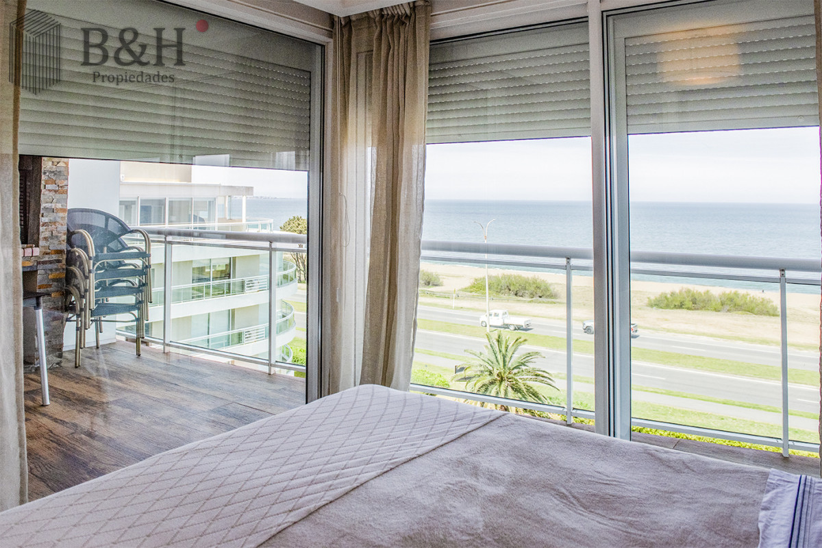 Apartamento ID.6057 - Vende departamento de 2 dormitorios en Playa Mansa, Punta del Este 