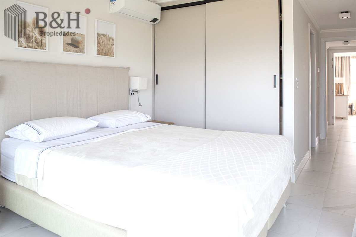 Apartamento ID.6057 - Vende departamento de 2 dormitorios en Playa Mansa, Punta del Este 