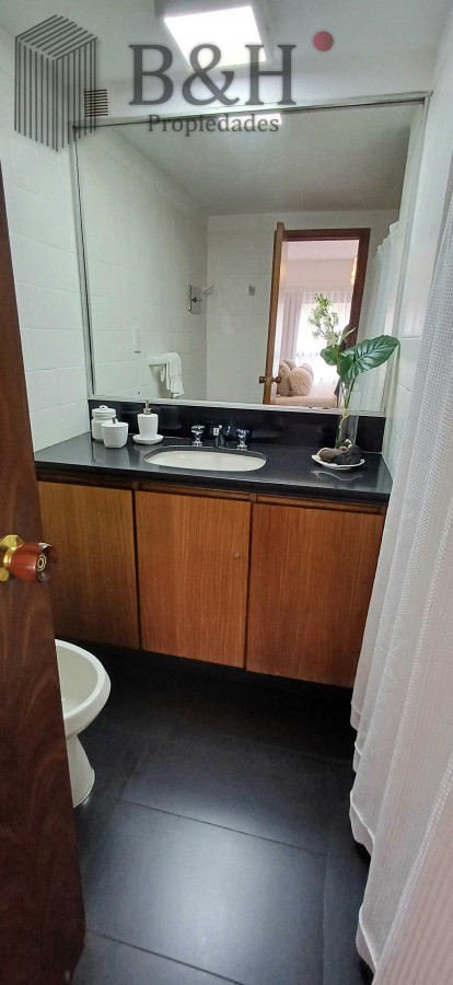 Apartamento ID.6862 - En venta apartamento de 2 mas dep. en Península, Punta del Este