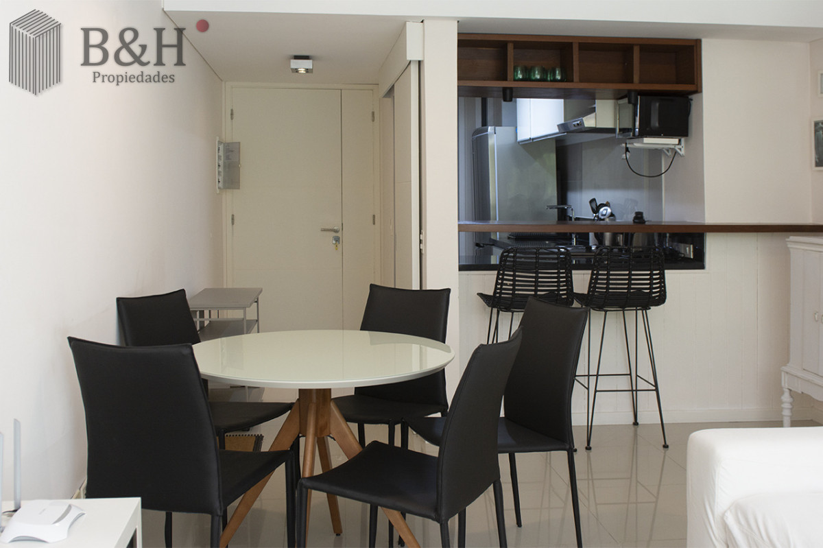 Apartamento ID.6845 - Apartamento en Venta de 2 dormitorios en Punta del Este Sobre Roosevelt