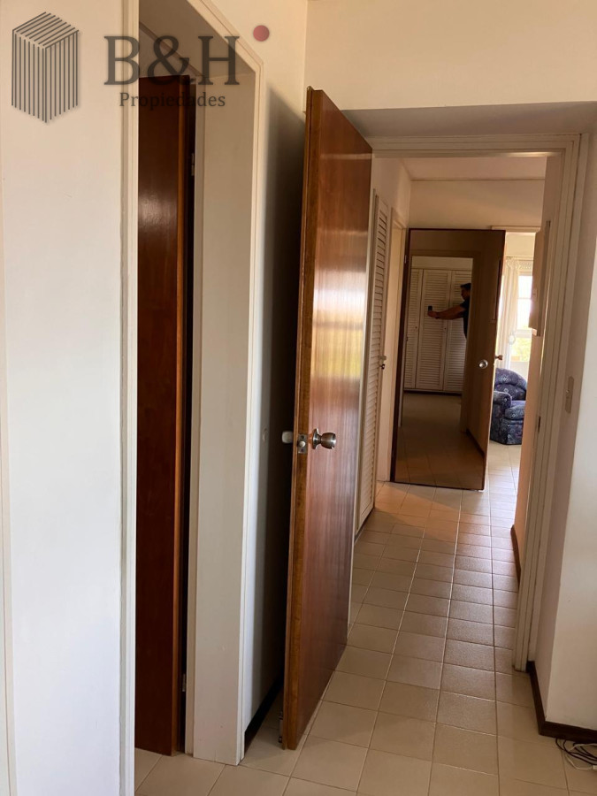 Apartamento ID.6348 - Vende hermoso depto de 3 dormitorios con vista, Punta del Este