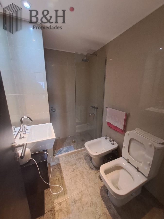 Apartamento ID.6527 - Apartamento en Playa Mansa a la venta 3 Dormitorios con vista